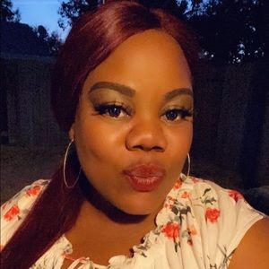 Meet your Posher, Deandra